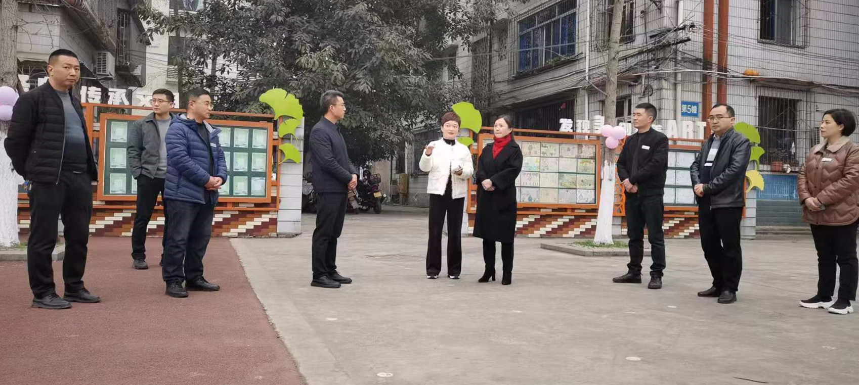 江安县委宣传部部长白静率队到东城小学校检查开学工作