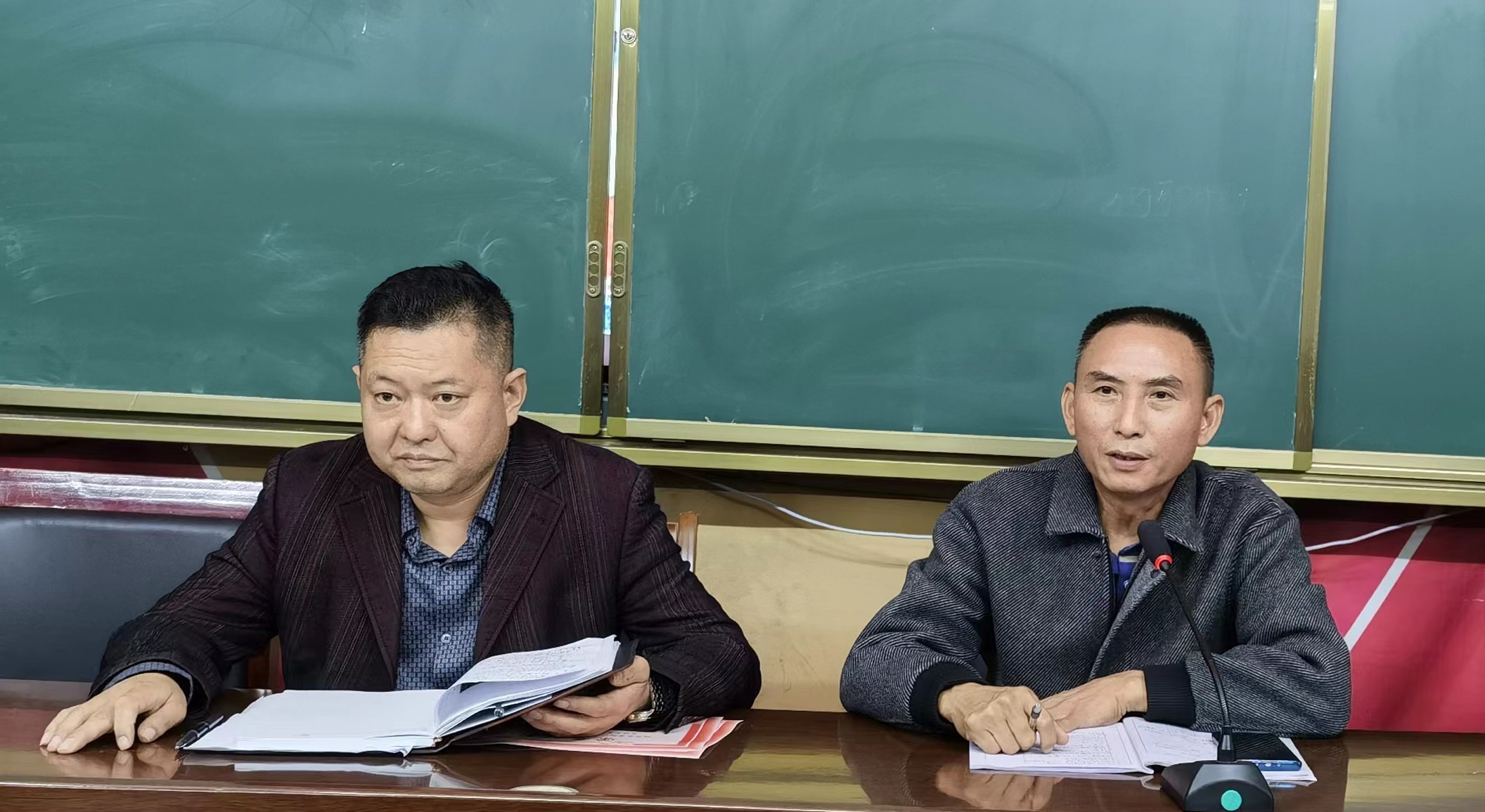 刘校长发言