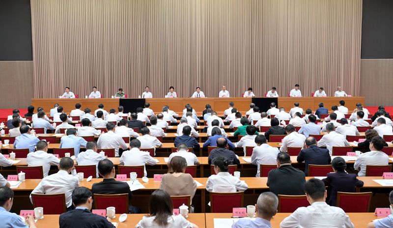 王晓晖主持召开省委警示教育会强调 深化以案说德以案说纪以案说法以案说责 切实增强政治定力纪律定力道德定力抵腐定力