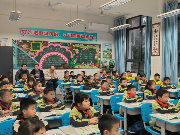 教学视导精准把脉  蓄力深耕砥砺前行——翠屏区师培中心到宜宾市武庙小学开展教育教学视导