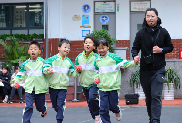 学好基本运动技能 打好运动基础——翠屏区2024年体育与健康新教材（基本运动技能）培训
