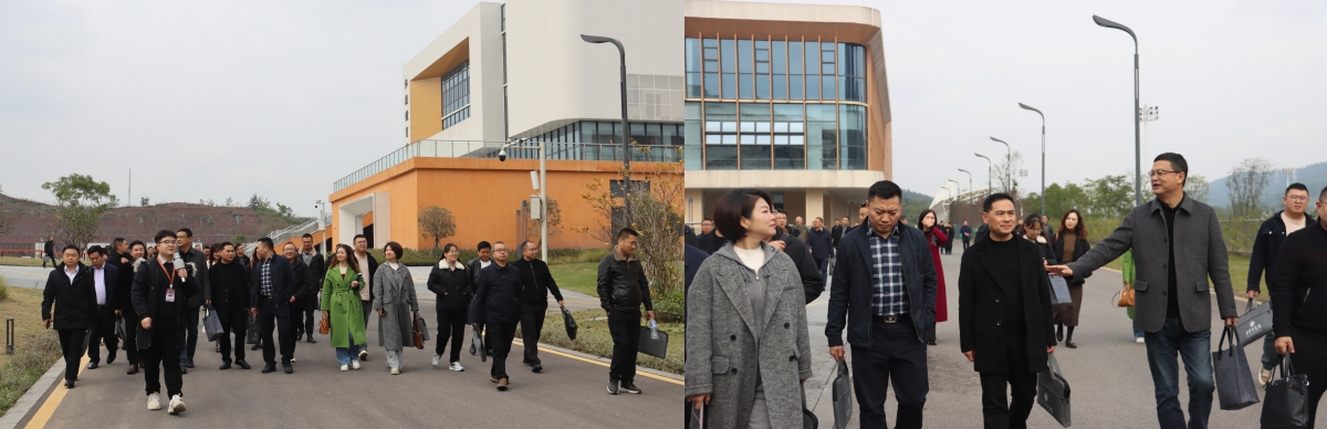研修班成员参观宜宾市四中校园1_副本