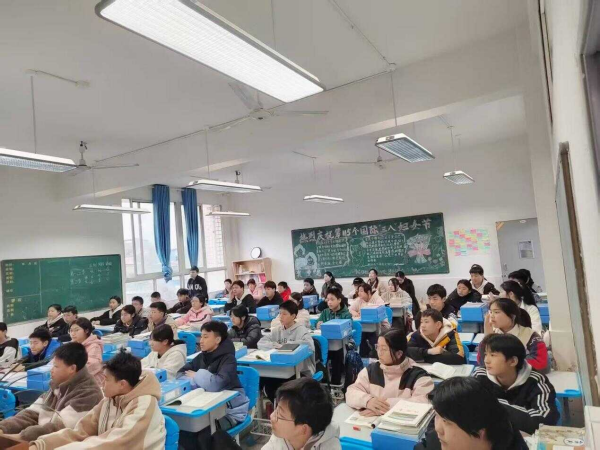 春风送暖气象开，视导赋能启新程——区师培中心到宜宾市翠屏区方水中心学校开展视导活动