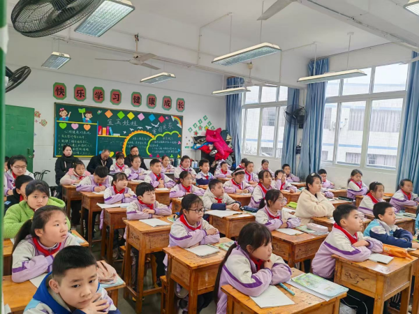 思坡教育迎视导，翠屏力量促蝶变——翠屏区师培中心教学视导思坡镇中心学校