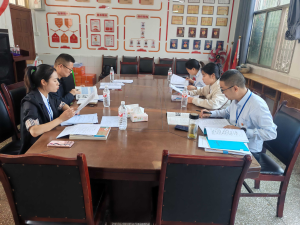 精准视导，砥砺前行——翠屏区师培中心到王场中心学校开展集体视导