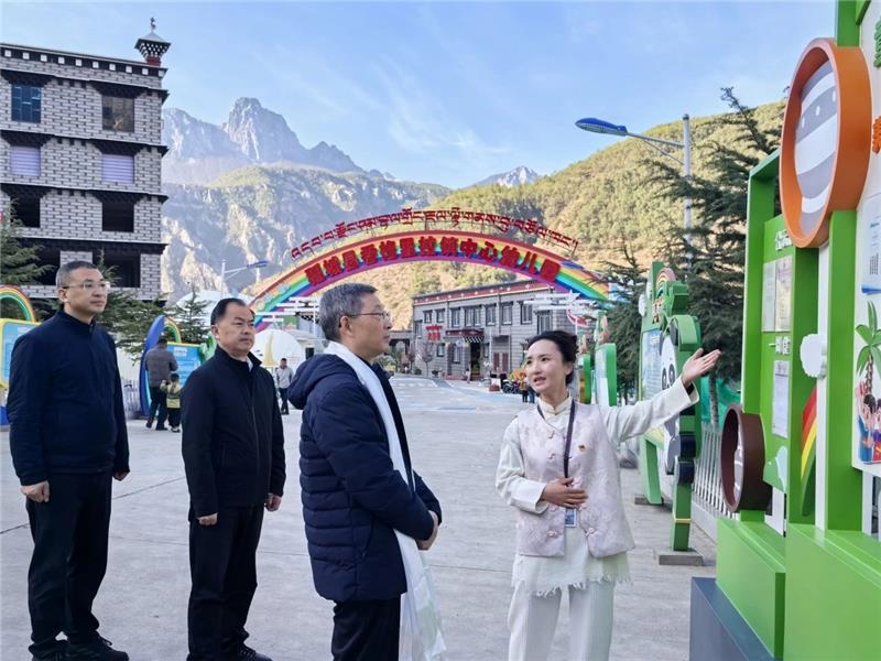 余孝其赴甘孜州凉山州调研民族教育并检查指导森林草原防灭火工作